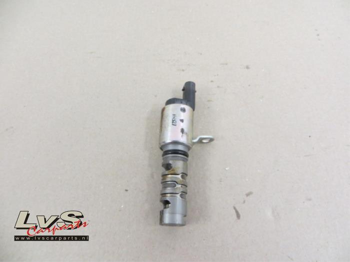 Usagé Arbre à cames Volkswagen Golf VII (AUA) 1.0 TSI 12V BlueMotion Prix € 29,00 Règlement à la marge proposé par LvS Carparts