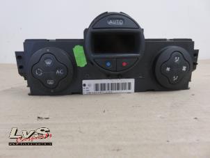Used Air conditioning control panel Renault Megane II (BM/CM) Price € 45,00 Margin scheme offered by LvS Carparts
