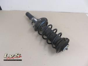 Used Front shock absorber, right Volkswagen Polo IV (9N1/2/3) Price € 36,00 Margin scheme offered by LvS Carparts