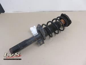 Begagnade Stötdämpare, vänster fram Volkswagen Golf VI (5K1) Pris € 45,00 Marginaltabell erbjuds av LvS Carparts