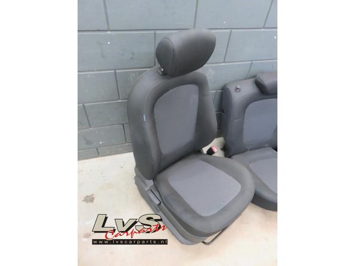 Set of upholstery (complete) from a Hyundai i20 1.2i 16V 2013