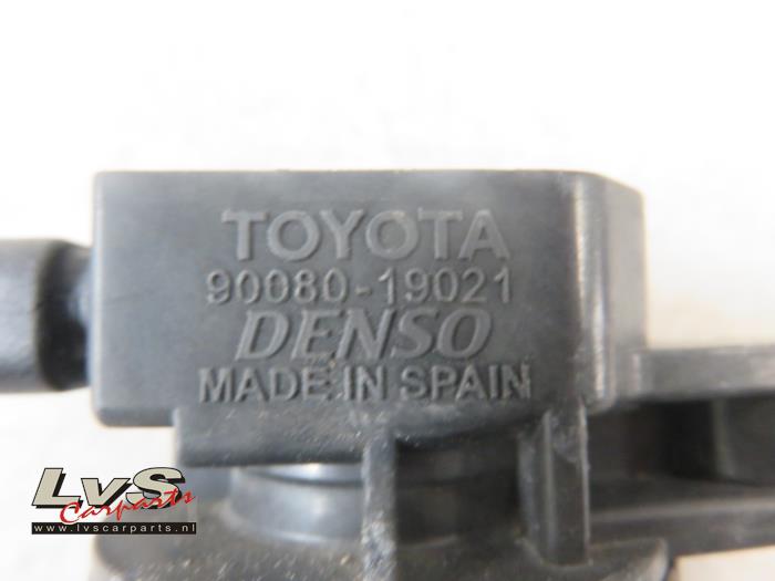 Zestaw cewek zaplonowych z Toyota Yaris II (P9) 1.3 16V VVT-i 2006