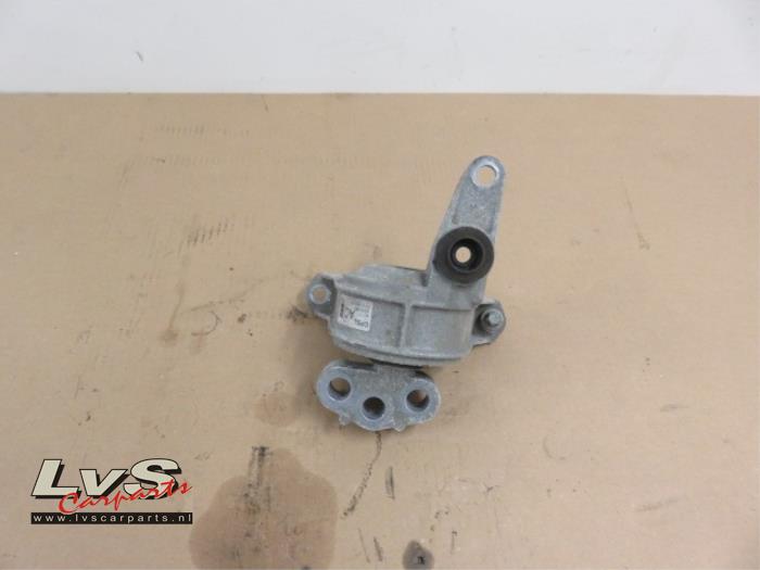 Usagé Support boîte de vitesses Opel Meriva Mk.II 1.4 16V Ecotec Prix € 24,00 Règlement à la marge proposé par LvS Carparts