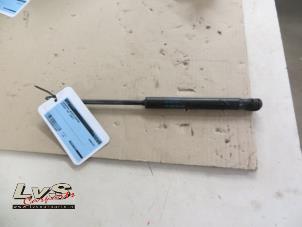 Used Rear gas strut, left Peugeot 407 (6D) Price on request offered by LvS Carparts