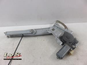 Used Window mechanism 2-door, front right Toyota Yaris (P1) Price on request offered by LvS Carparts