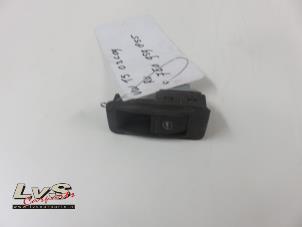 Used Electric window switch Volkswagen Transporter T5 Price on request offered by LvS Carparts