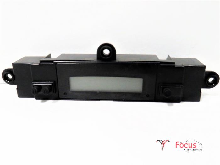 Begagnade Innerdisplay Hyundai H1 People Pris € 14,95 Marginaltabell erbjuds av Focus Automotive