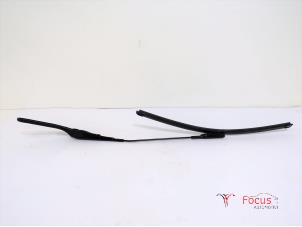 Used Front wiper arm BMW 1 serie (E87/87N) 118d 16V Price € 7,50 Margin scheme offered by Focus Automotive