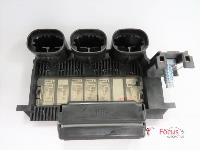 Fuse box from a Peugeot Expert (G9) 2.0 HDiF 16V 130 2015