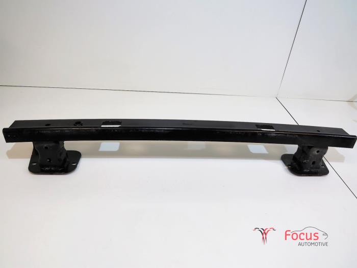 Rear bumper frame from a Peugeot Expert (G9) 2.0 HDiF 16V 130 2015
