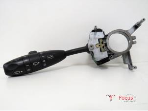Używane Przelacznik kierunkowskazu Mercedes B (W245,242) 2.0 B-180 CDI 16V Cena € 45,00 Procedura marży oferowane przez Focus Automotive