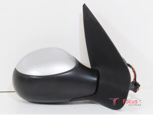 Used Wing mirror, right Peugeot 206 (2A/C/H/J/S) 1.4 HDi Price € 19,95 Margin scheme offered by Focus Automotive