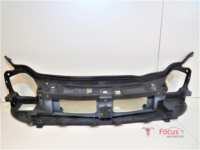 Begagnade Front Opel Vivaro 1.9 DI Pris € 50,00 Marginaltabell erbjuds av Focus Automotive