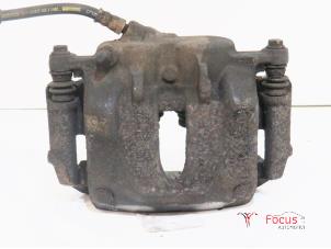 Used Front brake calliper, right Opel Vivaro 1.9 DI Price € 25,00 Margin scheme offered by Focus Automotive