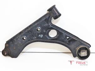 Usagé Bras de suspension avant droit Peugeot Bipper (AA) 1.3 HDI Prix € 22,50 Règlement à la marge proposé par Focus Automotive