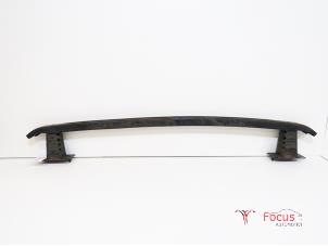 Used Front bumper frame Peugeot 407 SW (6E) 1.6 HDiF 16V Price € 40,00 Margin scheme offered by Focus Automotive