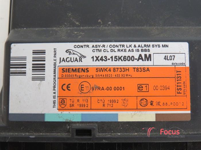 Steuergerät Body Control van een Jaguar X-type 2.5 V6 24V 2001