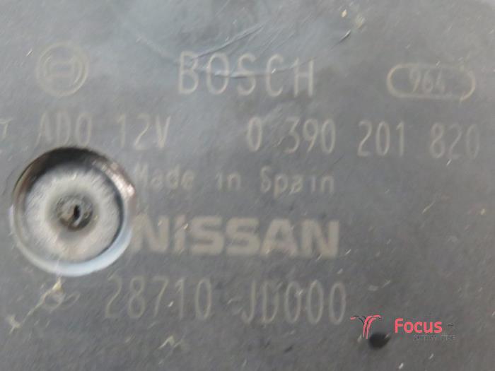 Motor de limpiaparabrisas detrás de un Nissan Qashqai (J10) 1.5 dCi 2010