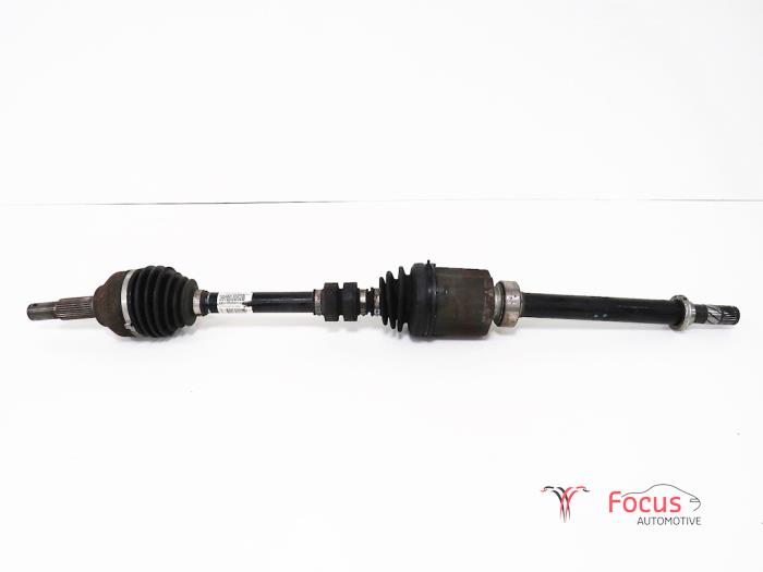 Front drive shaft, right from a Nissan Qashqai (J10) 1.5 dCi 2010