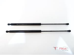 Used Set of tailgate gas struts Peugeot 206+ (2L/M) 1.1 XR,XS Price € 10,00 Margin scheme offered by Focus Automotive