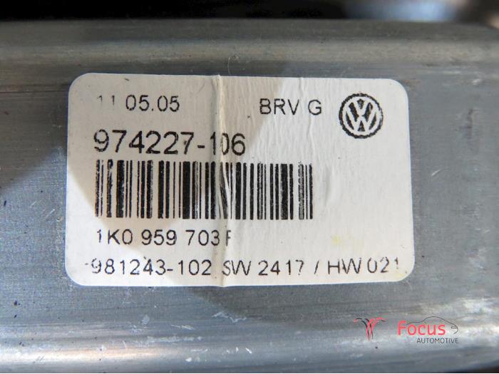 Mécanique vitre 4portes arrière gauche d'un Volkswagen Passat (3C2) 1.9 TDI 2005