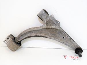 Used Front wishbone, right Opel Astra J (PC6/PD6/PE6/PF6) 1.7 CDTi 16V 110 Price € 30,00 Margin scheme offered by Focus Automotive