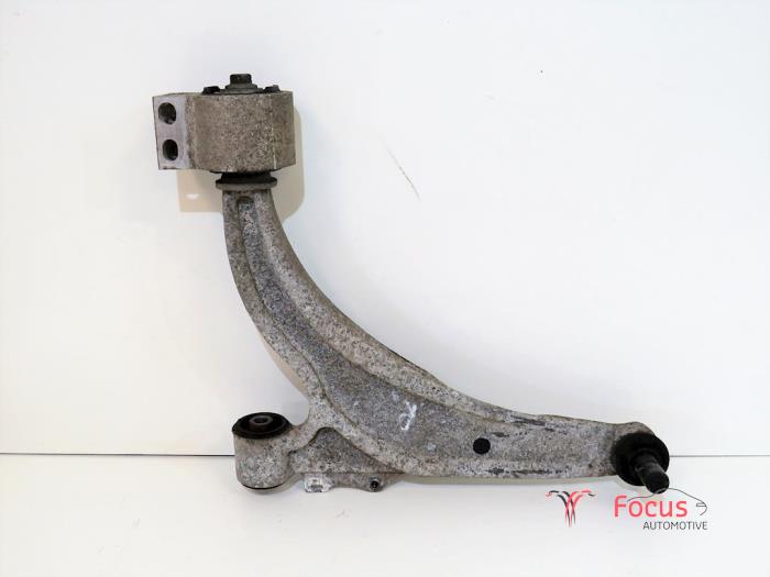 Front wishbone, left from a Opel Astra J (PC6/PD6/PE6/PF6) 1.7 CDTi 16V 110 2010
