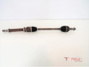 Used Front drive shaft, right Renault Clio III (BR/CR) 1.2 16V 65 Price € 15,00 Margin scheme offered by Focus Automotive