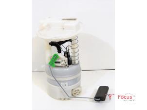Used Electric fuel pump Renault Twingo II (CN) 1.2 Price € 25,00 Margin scheme offered by Focus Automotive