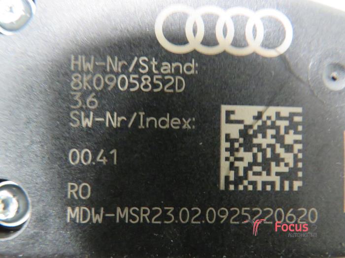 Llave de contacto electrónica de un Audi A4 Avant (B8) 2.0 TDI 16V 2009