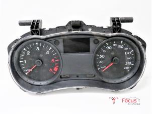 Used Instrument panel Renault Clio III (BR/CR) 1.5 dCi 70 Price € 40,00 Margin scheme offered by Focus Automotive