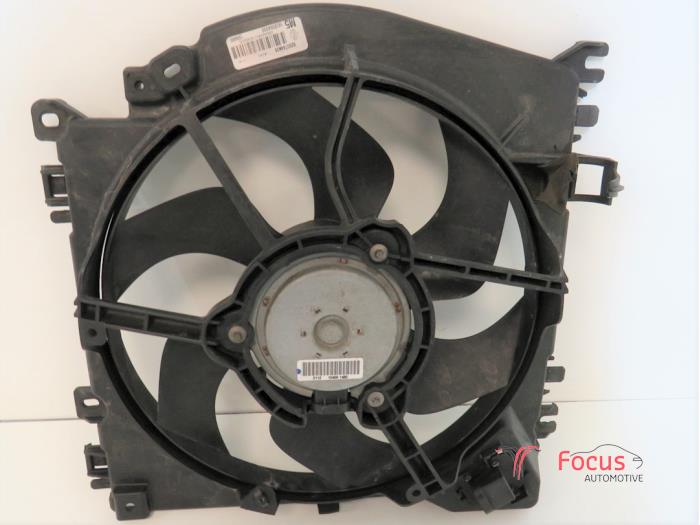Cooling fan housing from a Renault Clio III (BR/CR) 1.5 dCi 70 2009