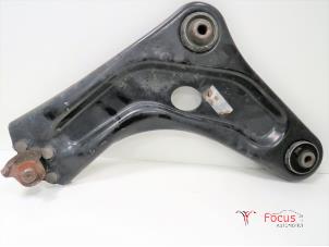 Used Front wishbone, right Peugeot 207/207+ (WA/WC/WM) 1.4 Price € 15,00 Margin scheme offered by Focus Automotive