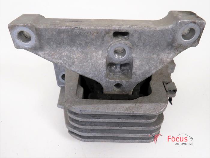 Motorlager van een Peugeot 207/207+ (WA/WC/WM) 1.4 2010