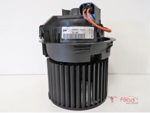Used Heating and ventilation fan motor Renault Clio IV (5R) 1.2 TCE 16V GT EDC Price € 30,00 Margin scheme offered by Focus Automotive