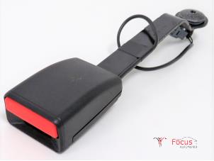 Used Front seatbelt buckle, right Renault Clio IV (5R) Price € 14,95 Margin scheme offered by Focus Automotive