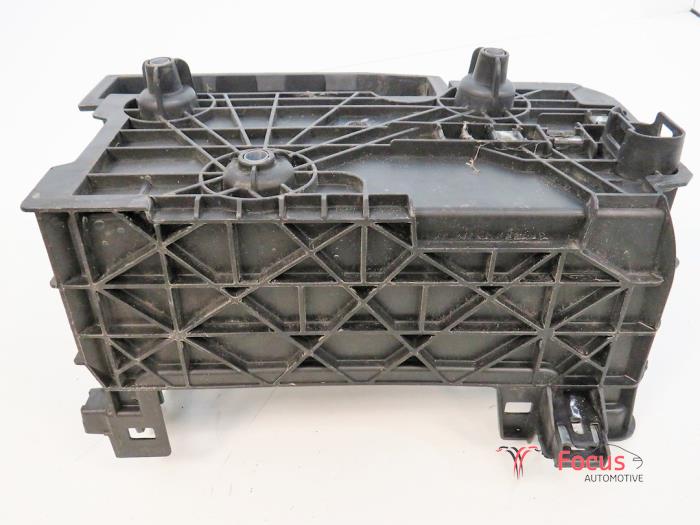 Battery box from a Renault Laguna III Estate (KT) 2.0 dCi 16V 150 2009