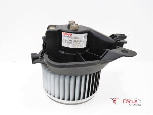 Usados Motor de ventilador de calefactor Fiat Punto Evo (199) 1.3 JTD Multijet 85 16V Precio € 30,00 Norma de margen ofrecido por Focus Automotive