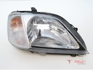 Used Headlight, right Dacia Logan Express (FS) 1.5 dCi 85 Price € 60,00 Margin scheme offered by Focus Automotive