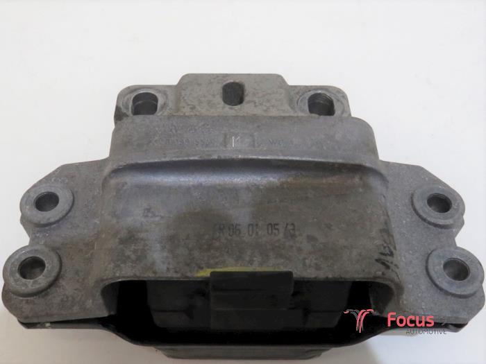 Gearbox mount from a Seat Toledo (5P2) 1.9 TDI 2005