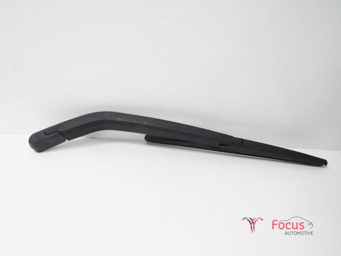 Rear wiper arm from a Hyundai i20 1.2i 16V 2013