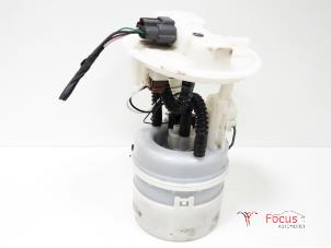 Usados Bomba eléctrica de combustible Renault Twingo II (CN) 1.2 16V Precio € 25,00 Norma de margen ofrecido por Focus Automotive