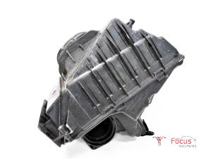 Używane Obudowa filtra powietrza Renault Megane III Grandtour (KZ) 1.5 dCi 110 Cena € 15,00 Procedura marży oferowane przez Focus Automotive