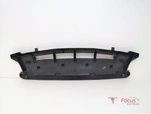 Used Engine protection panel Audi Q5 (8RB) Price € 35,00 Margin scheme offered by Focus Automotive