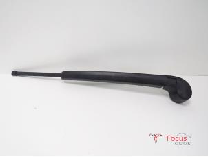 Used Rear wiper arm Audi Q5 (8RB) 3.0 TDI V6 24V Quattro Price € 10,00 Margin scheme offered by Focus Automotive