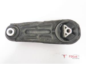 Used Gearbox mount Nissan Note (E11) 1.4 16V Price € 10,00 Margin scheme offered by Focus Automotive