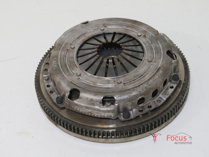 Used Clutch kit (complete) Volkswagen Polo V (6R) 1.2 12V BlueMotion Technology Price € 50,00 Margin scheme offered by Focus Automotive