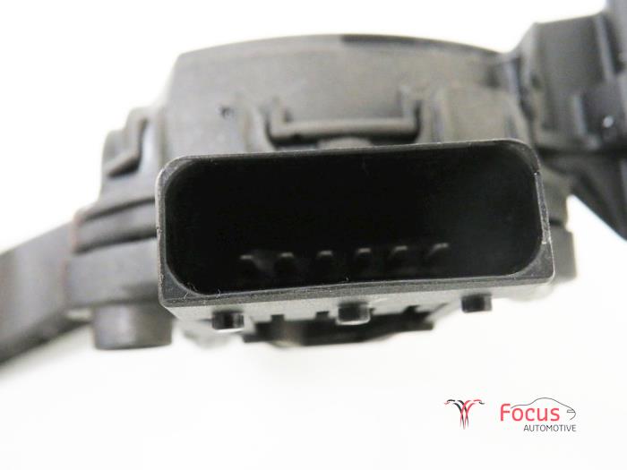 Throttle pedal position sensor Opel Insignia 2.0 CDTI 16V 130 Ecotec