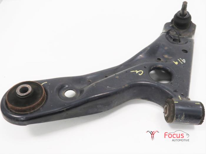 Front wishbone, left from a Nissan Pixo (D31S) 1.0 12V 2009