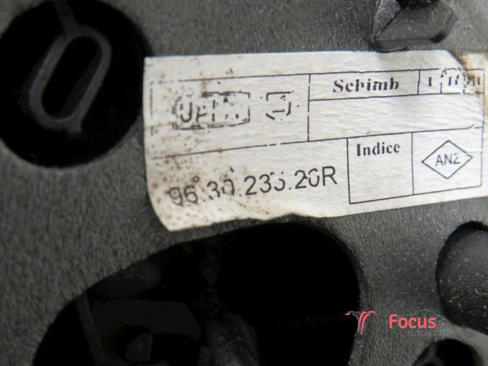 Lusterko zewnetrzne lewe z Dacia Logan MCV (KS) 1.5 dCi 2010